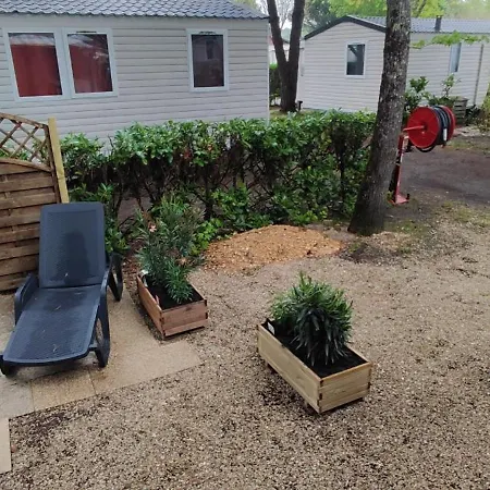 Au Bonheur Des Landes Campsite